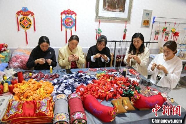 深闺手作变身时髦单品“闯世界”CQ9电子
